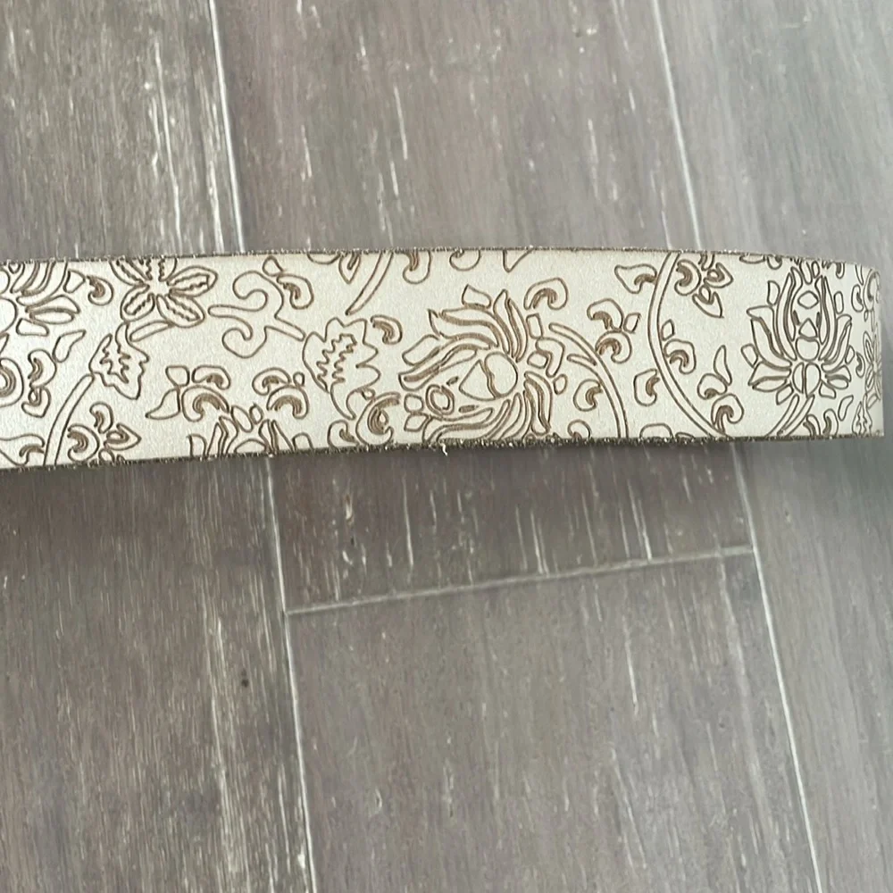 Gap Cow leather hippie artsy boho festival 70’s brown neutral belt. Size Small